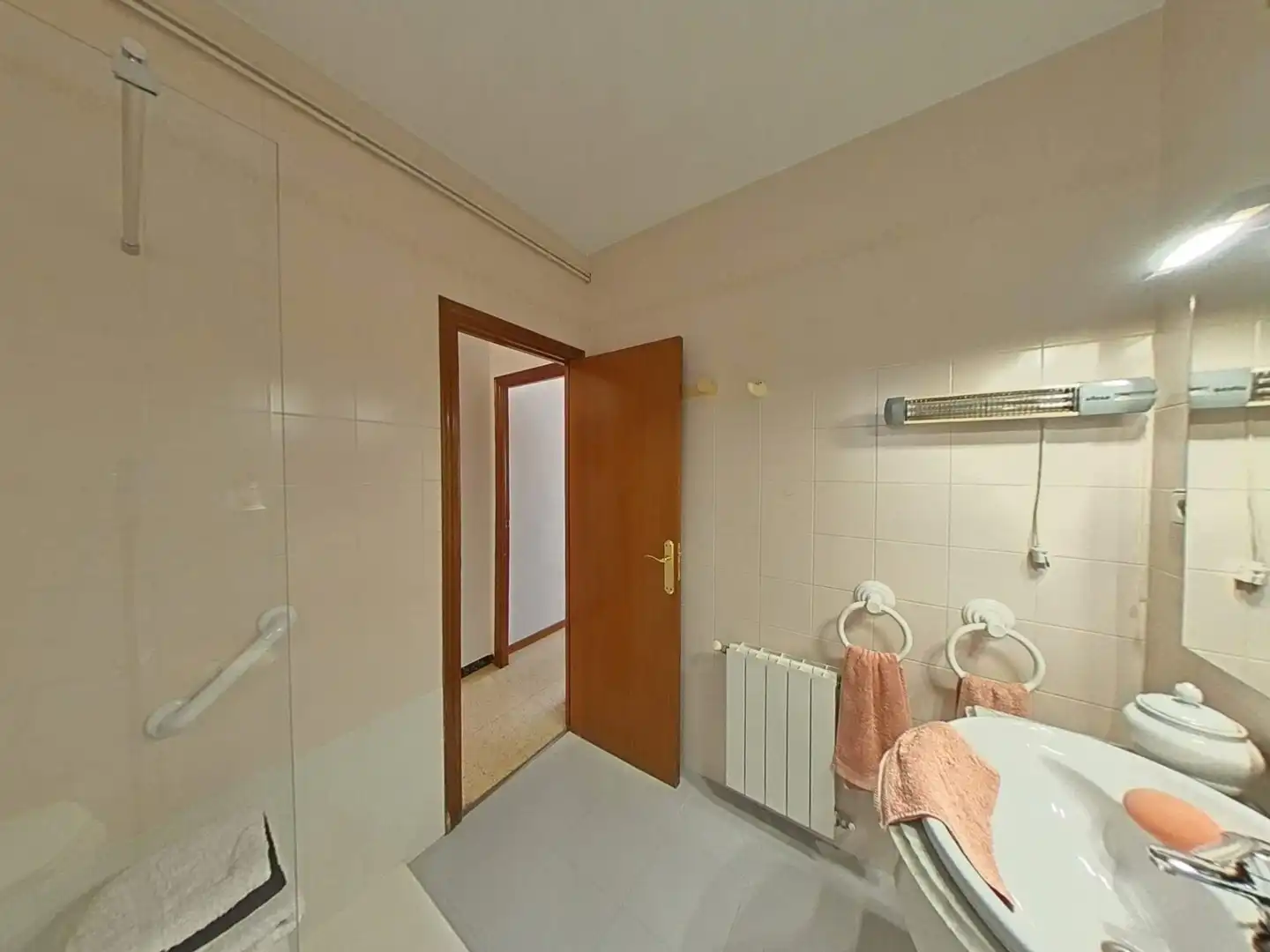 Baño de Ático en venta en Vilanova i la Geltrú con Aire acondicionado, Calefacción y Terraza