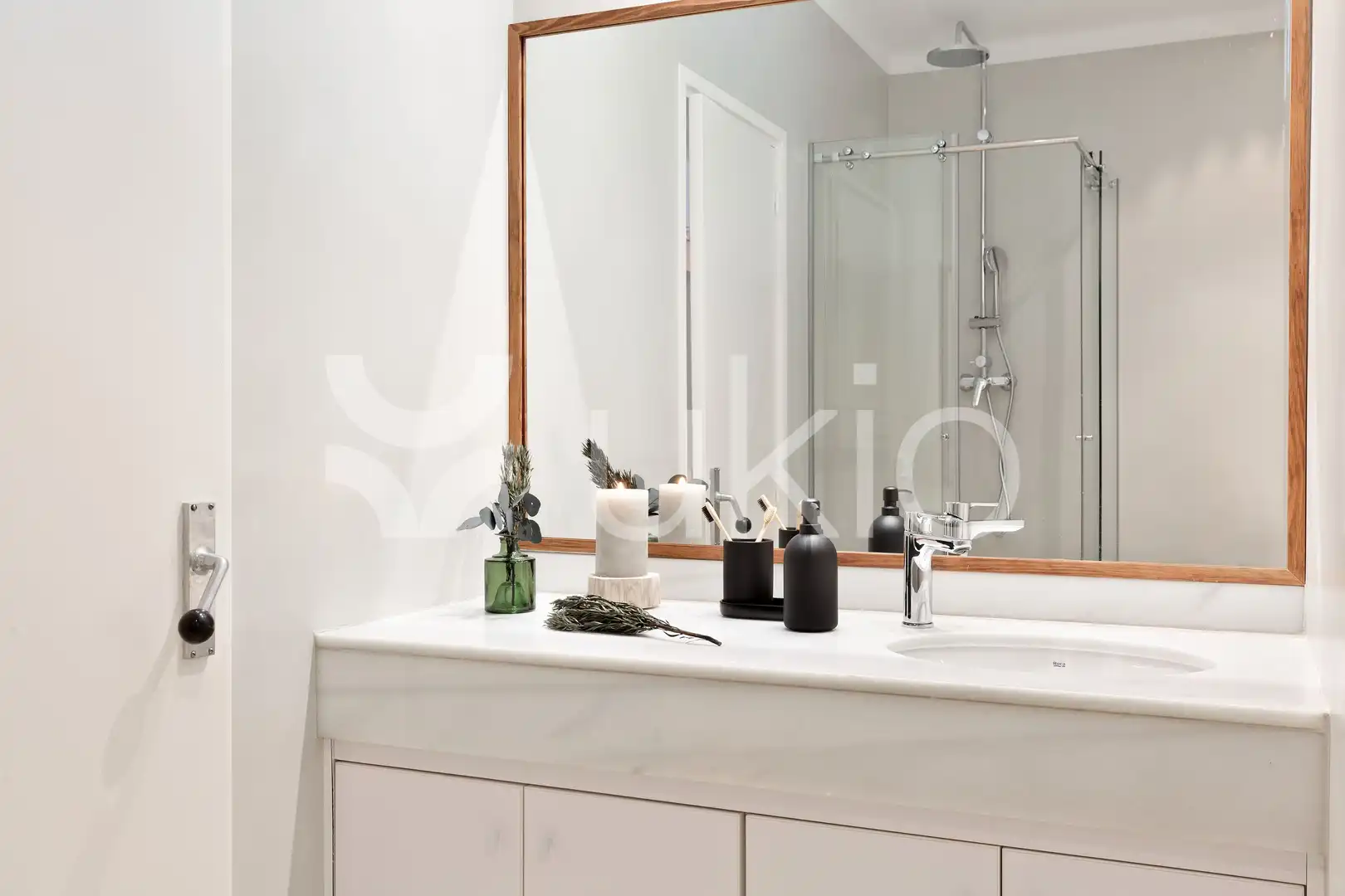 Bany de Apartament de lloguer en Barcelona amb Aire condicionat, Terrassa i Moblat
