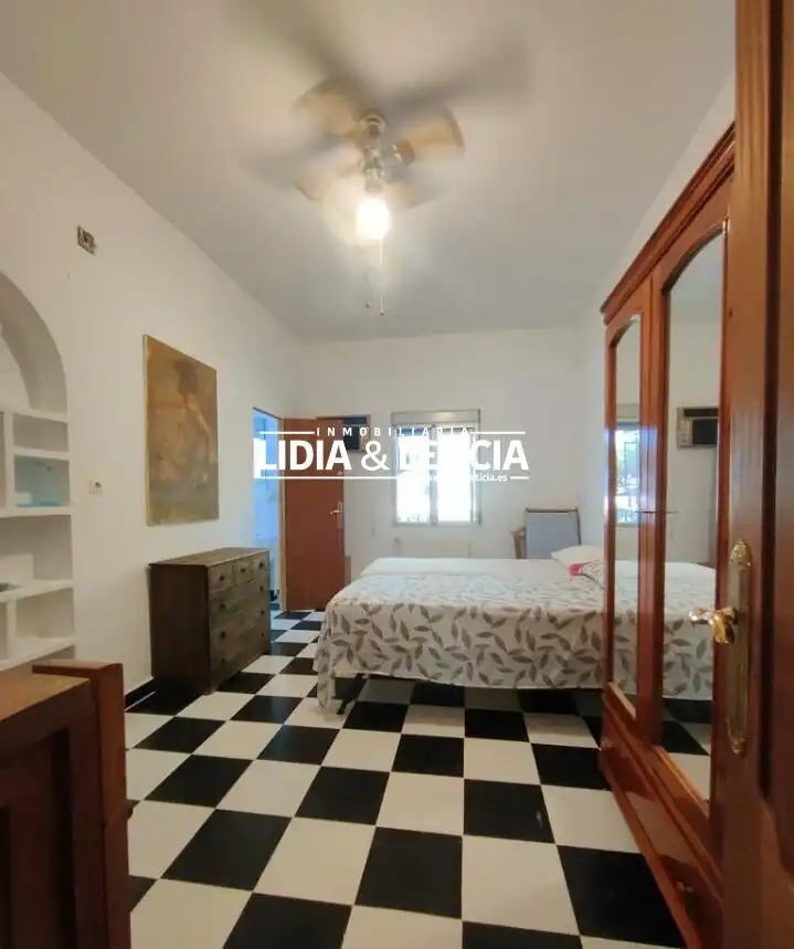 Bedroom of Houses for sale in El Viso del Alcor  with Private garden, Swimming Pool and Furnished