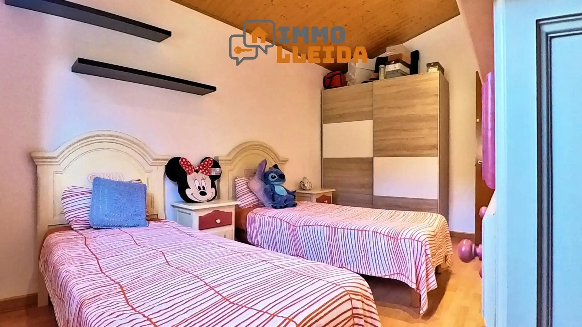 Bedroom of Detached homes for sale in Cubells  with Heating, Terrace and Storage room