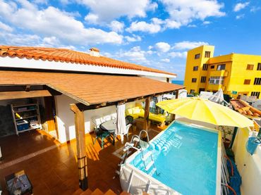 Casa pareada con piscina en venta en Calle Tamonante