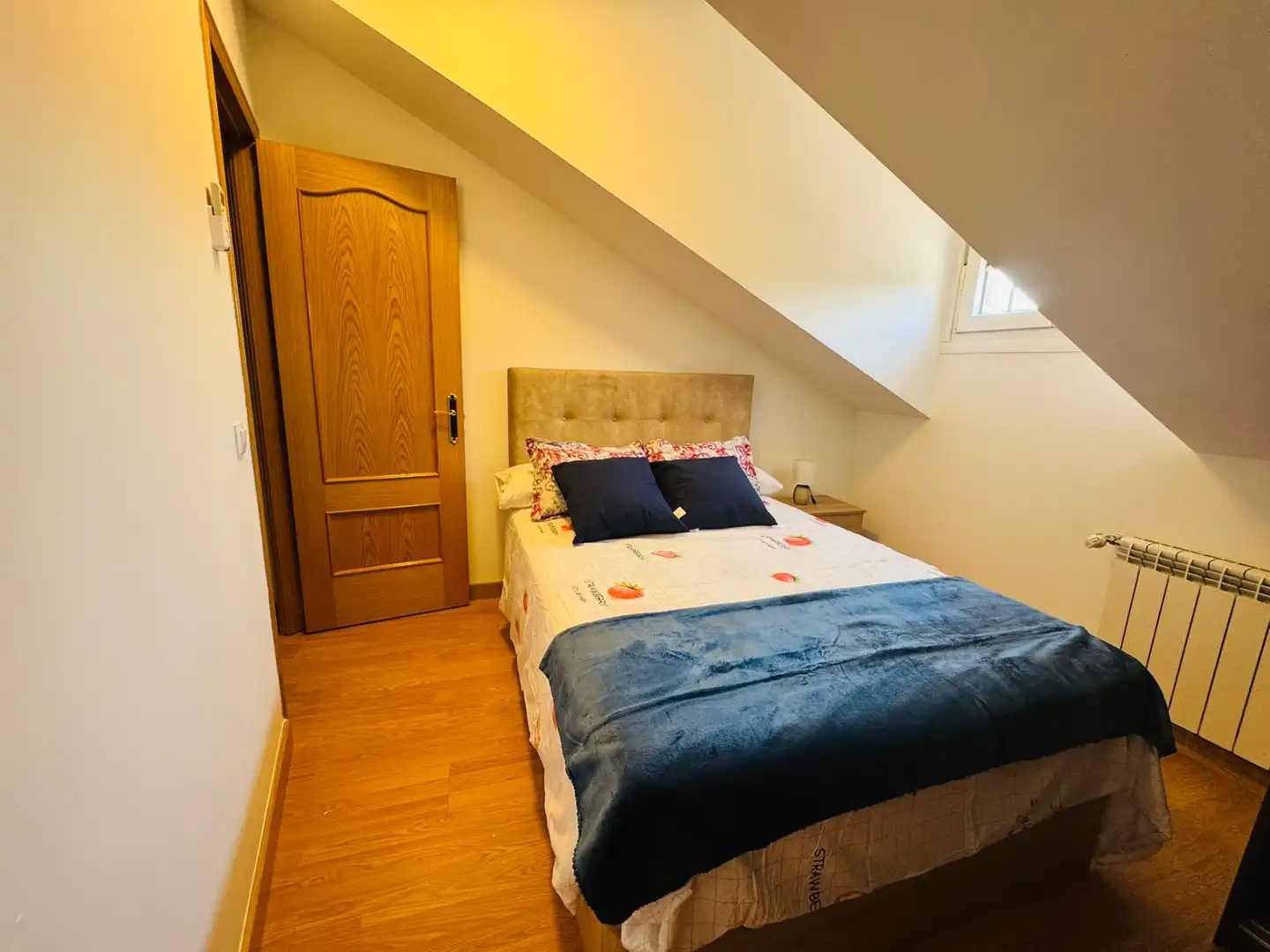 Bedroom of Duplexes for rent in Sevilla la Nueva  with Air Conditioner, Heating and Storage room