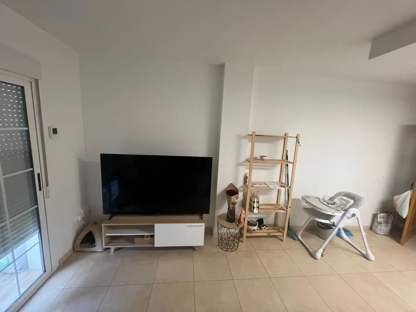 Sala d'estar de Pis de lloguer en Roquetas de Mar amb Aire condicionat, Calefacció i Terrassa