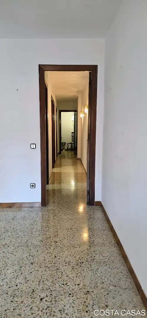 Piso en venta en L'Hospitalet de Llobregat con Balcón
