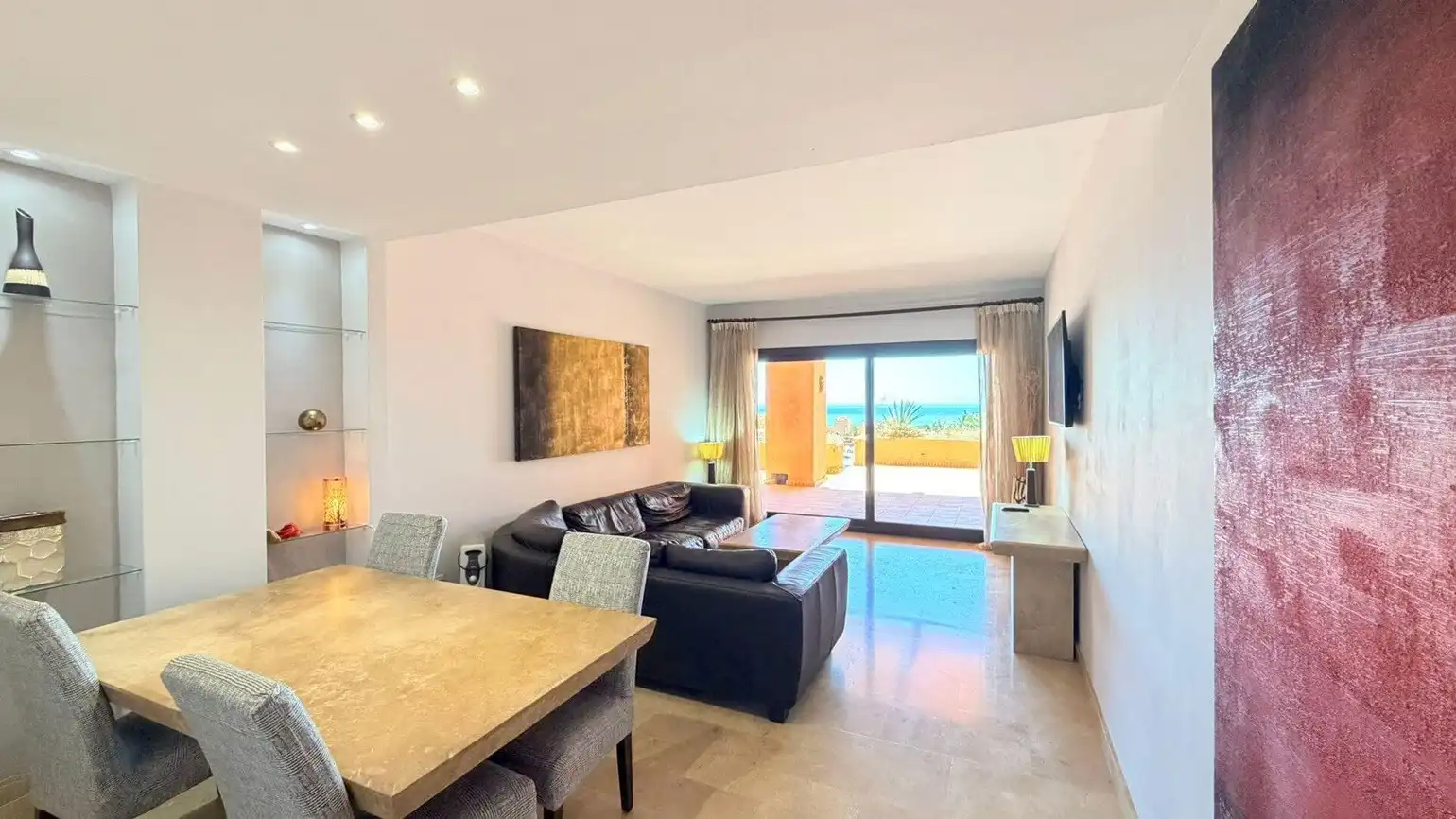 Apartament amb piscina en venda a San Luis de Sabinillas, imagen 2