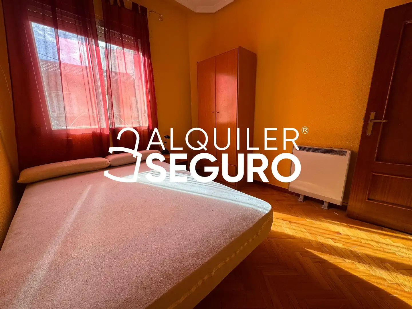 Bedroom of Flat for rent in Madrid  with Heating, Terrace and Furnished