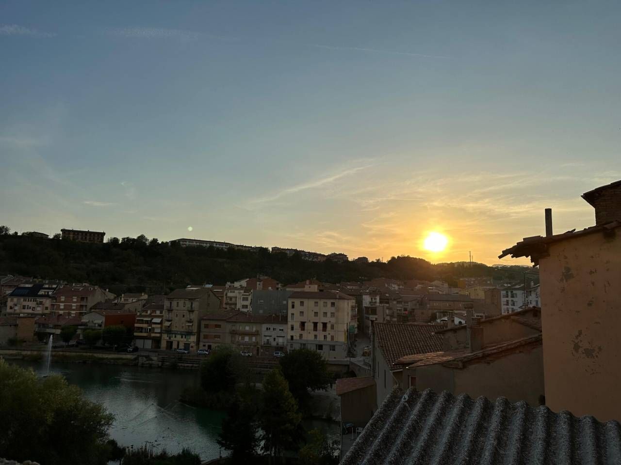 Vista exterior de Pis en venda en Gironella amb Calefacció, Terrassa i Balcó