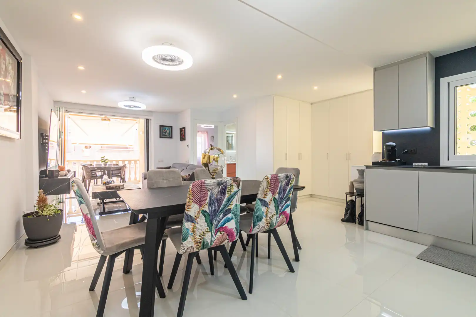Menjador de Apartament en venda en Santa Pola amb Aire condicionat, Moblat i Balcó