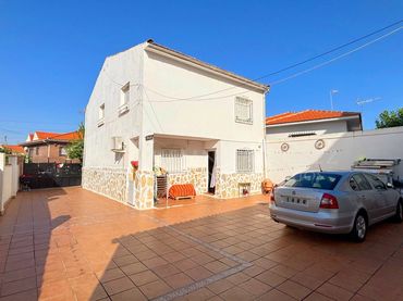Semi-detached house for sale in Numancia de la Sagra