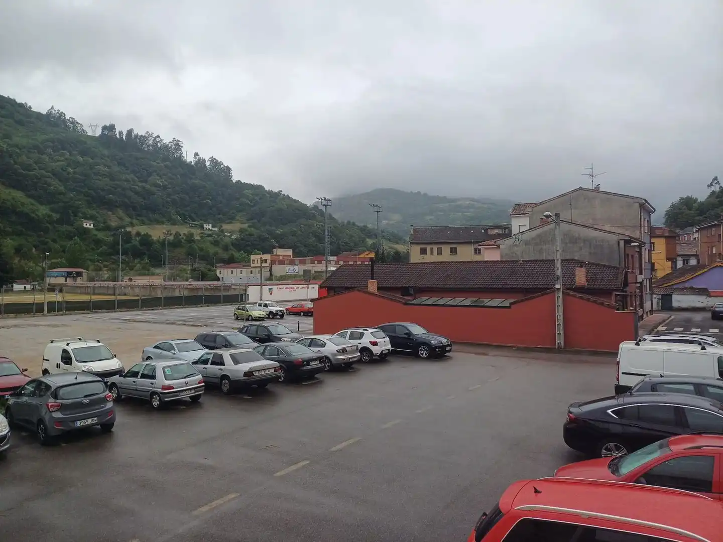 Parking de Casa o chalet en venta en Mieres (Asturias) con Trastero y Piscina