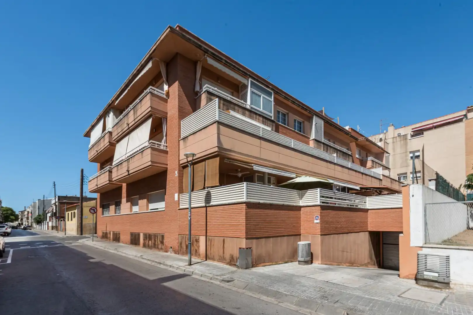 Vista exterior de Pis en venda en Cubelles amb Calefacció