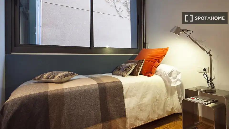 Habitación de Piso de alquiler en Barcelona con Aire acondicionado, Calefacción y Amueblado