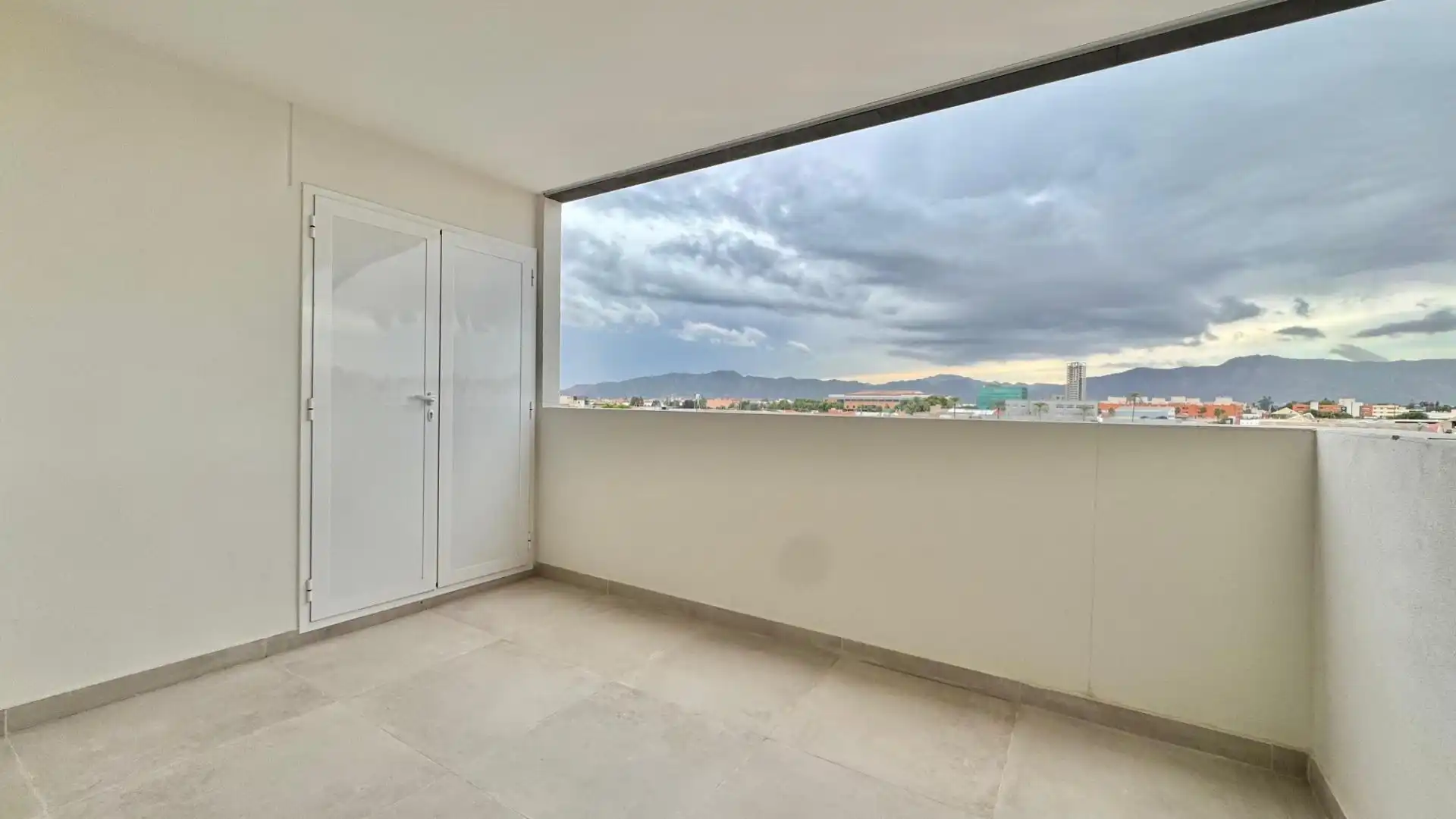 Flat with terrace to rent in Avenida de la Marina Española, imagen 6