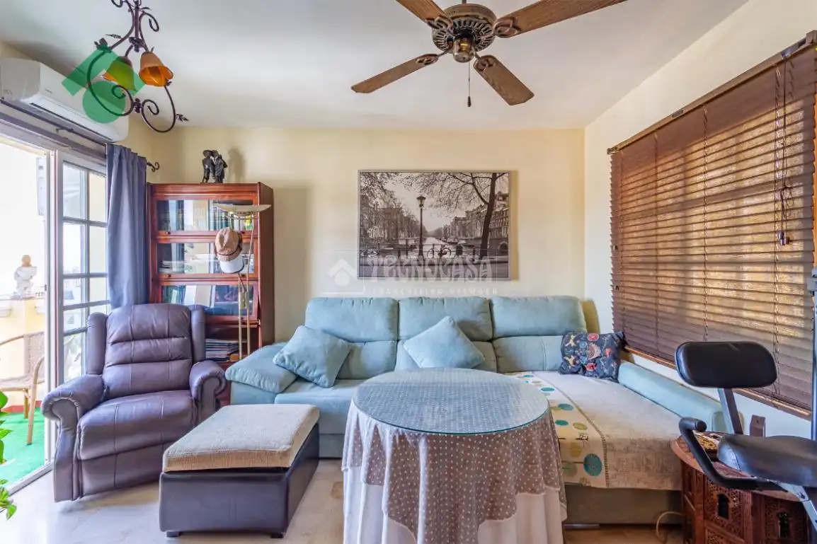 Sala de estar de Casa o chalet en venta en Rincón de la Victoria con Aire acondicionado y Terraza
