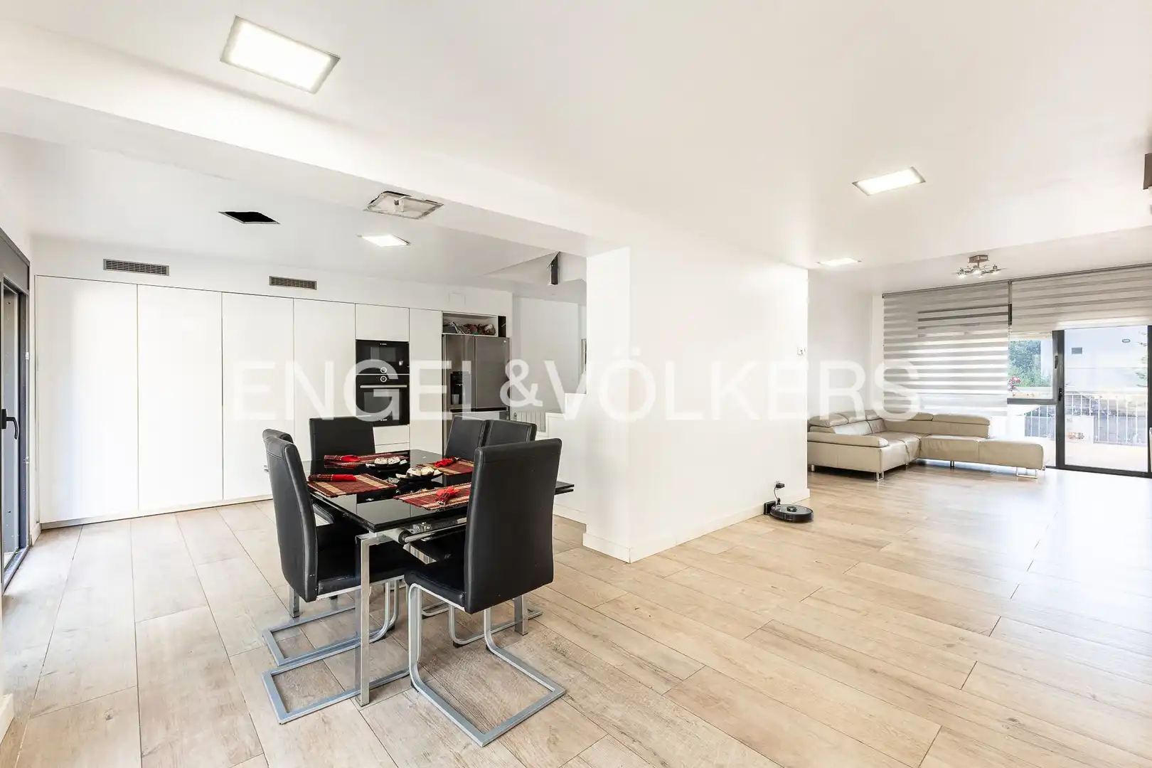Comedor de Casa adosada en venta en Canet de Mar con Aire acondicionado, Calefacción y Jardín privado