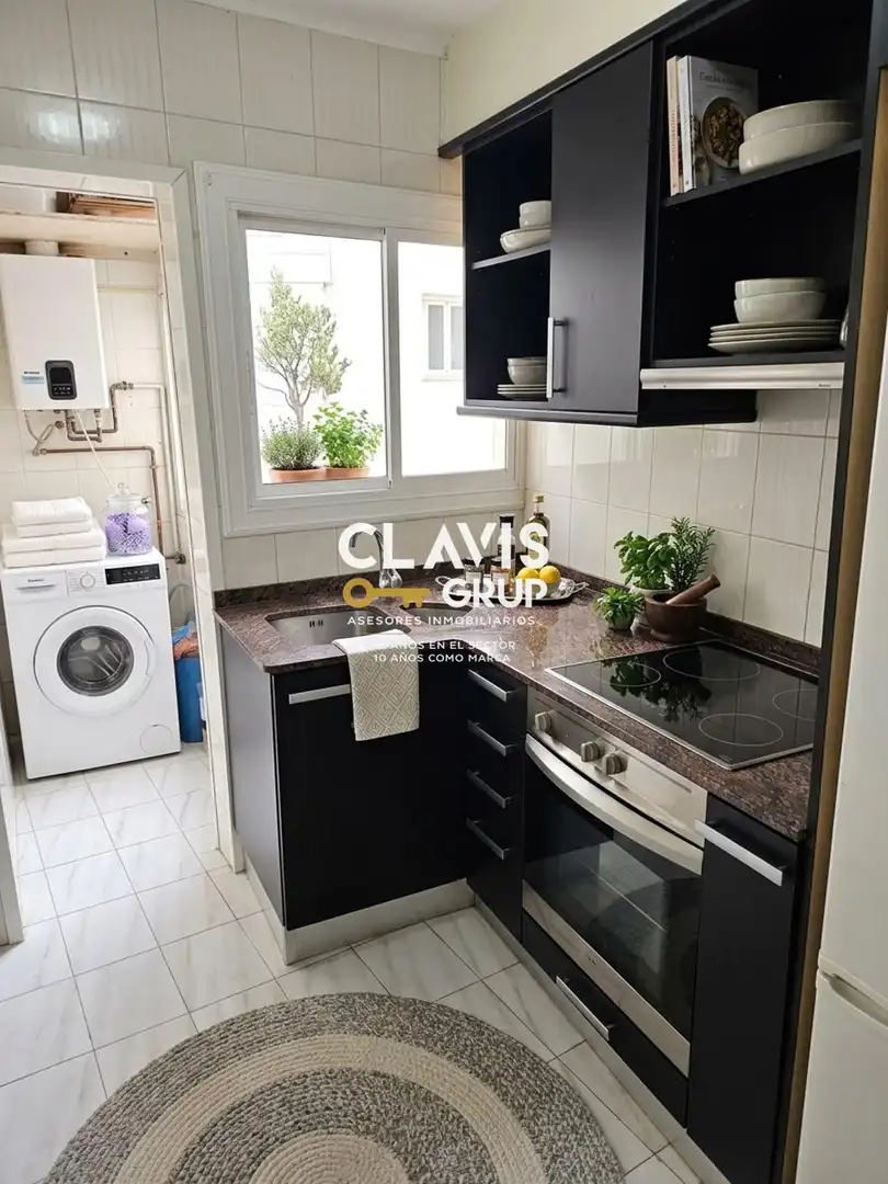 Cocina de Ático en venta en Barcelona con Aire acondicionado y Horno