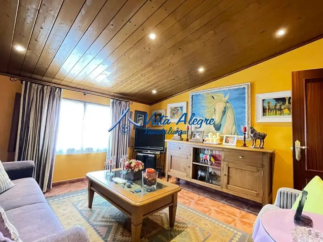 Sala de estar de Casa o chalet en venta en Leiva con Calefacción, Terraza y Trastero