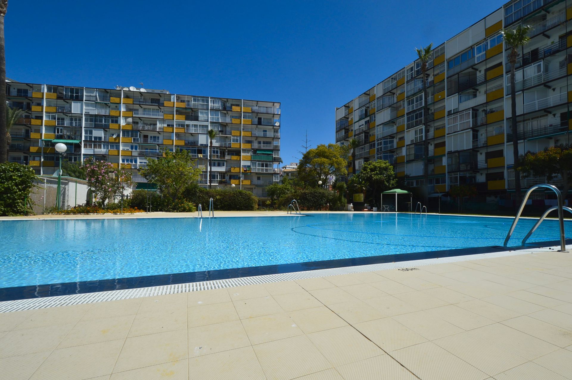 Swimming pool of Flat for sale in Benalmádena  with Terrace and Community pool
