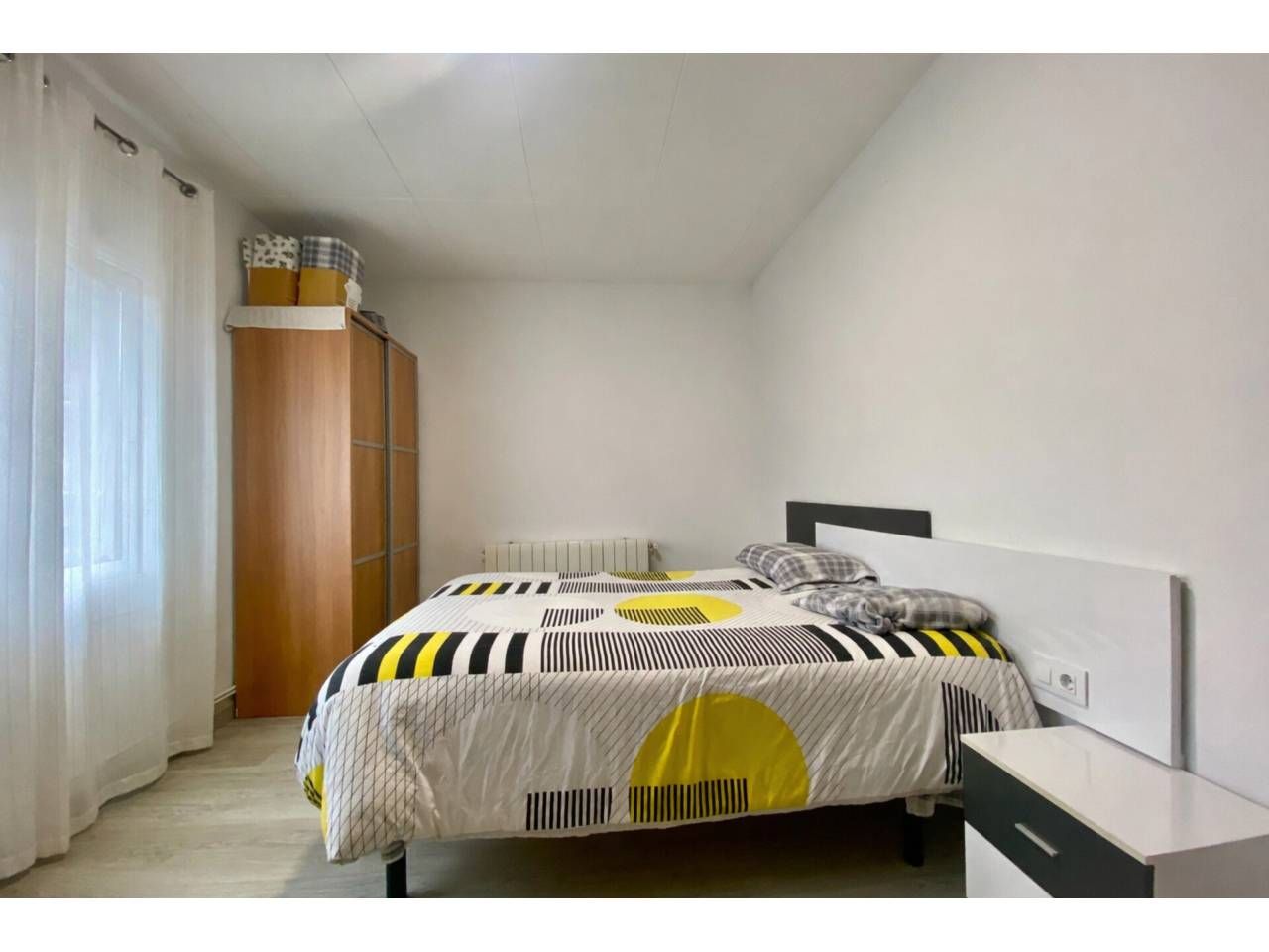 Bedroom of House or chalet for sale in Olot  with Parquet flooring and Terrace