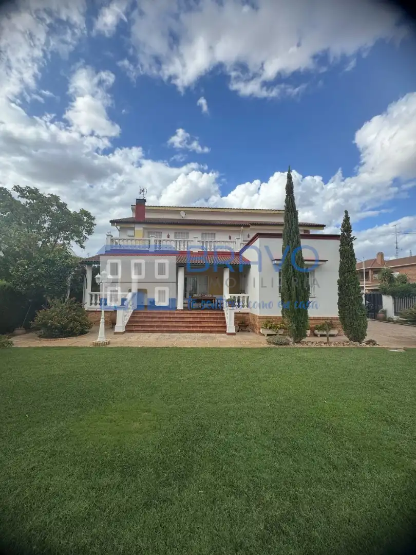 Detached house with terrace for sale in Don Benito, imagen 2