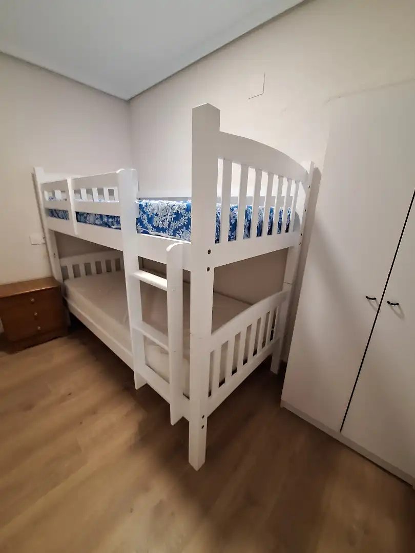Habitación de Piso de alquiler en Santa Pola con Aire acondicionado y Amueblado