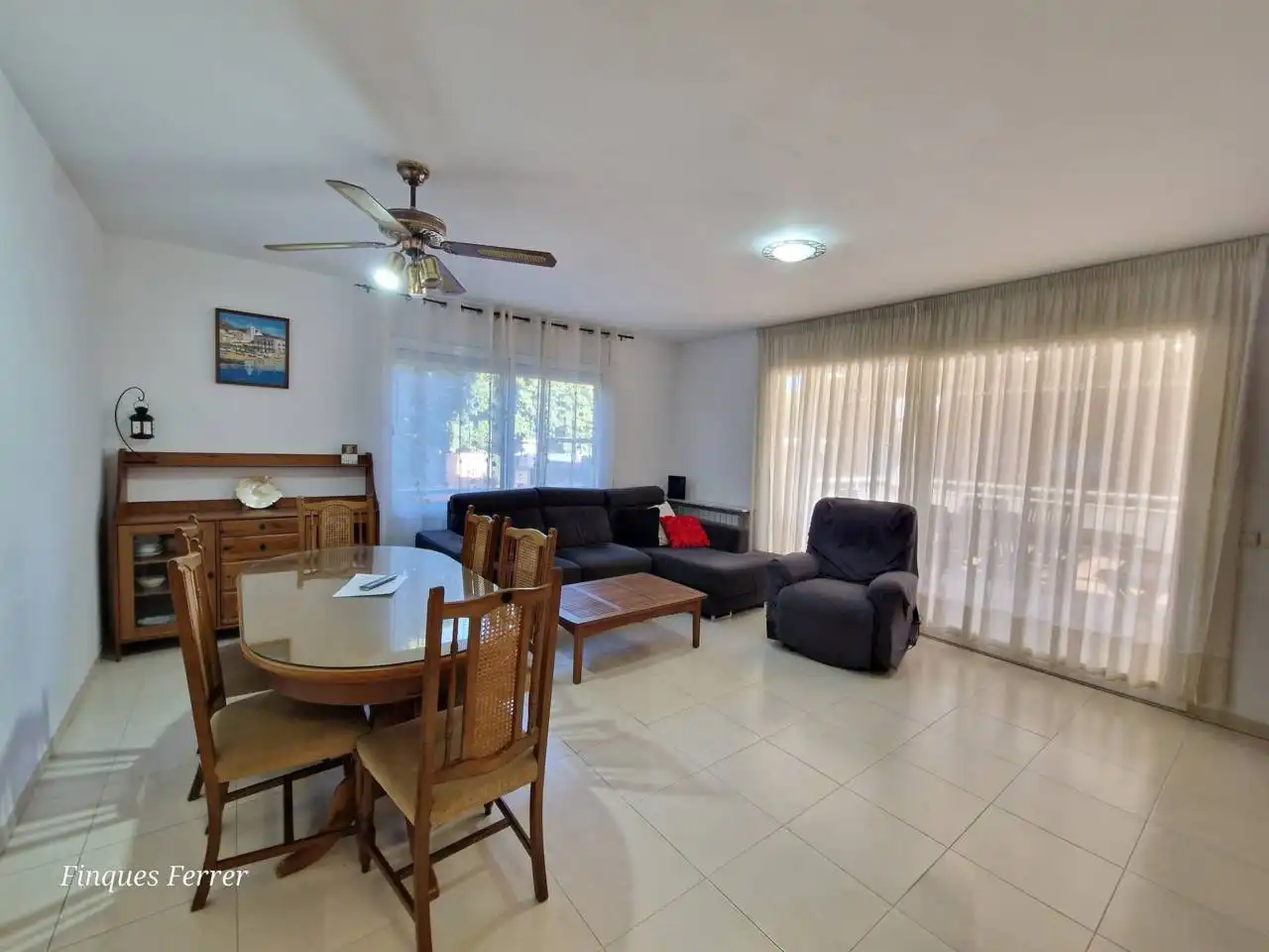 Sala de estar de Piso de alquiler en Cubelles con Aire acondicionado, Calefacción y Jardín privado