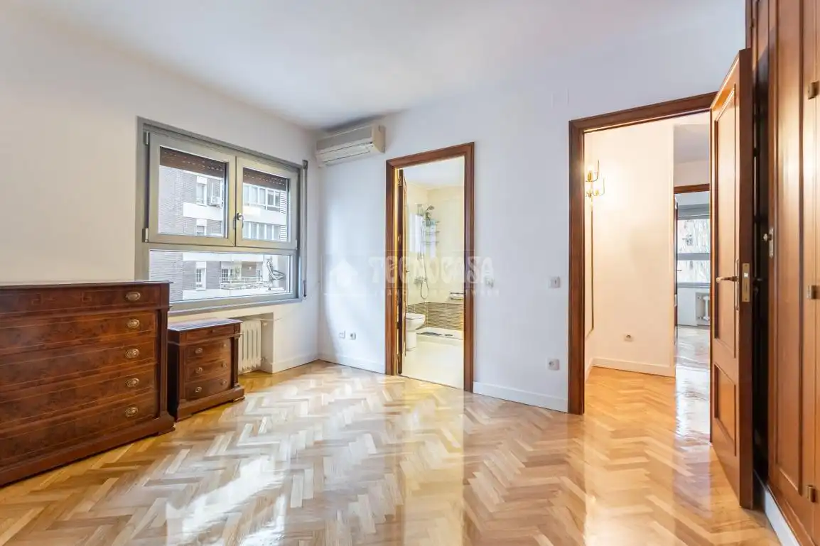 Habitación de Piso en venta en Madrid con Aire acondicionado, Calefacción y Piscina comunitaria