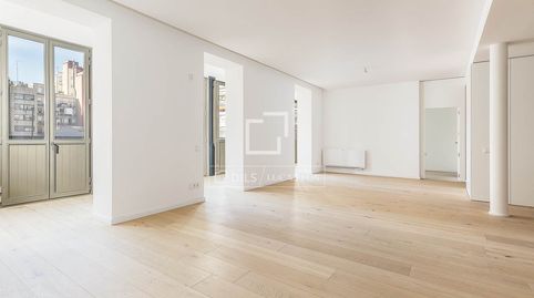 Piso Obra nueva de 2 dormitorios con 38m terraza en venta en Eixample Derecho, image 2