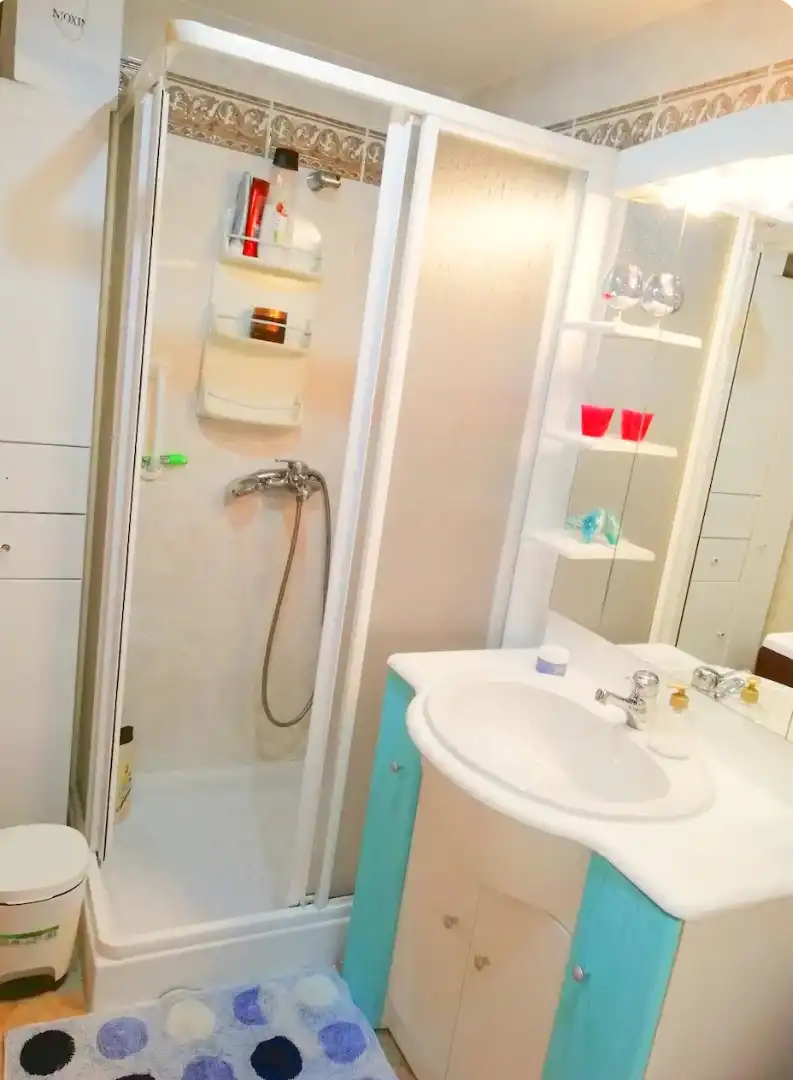 Bathroom of Flat for rent in Granada  with Air Conditioner, Heating and Terrace