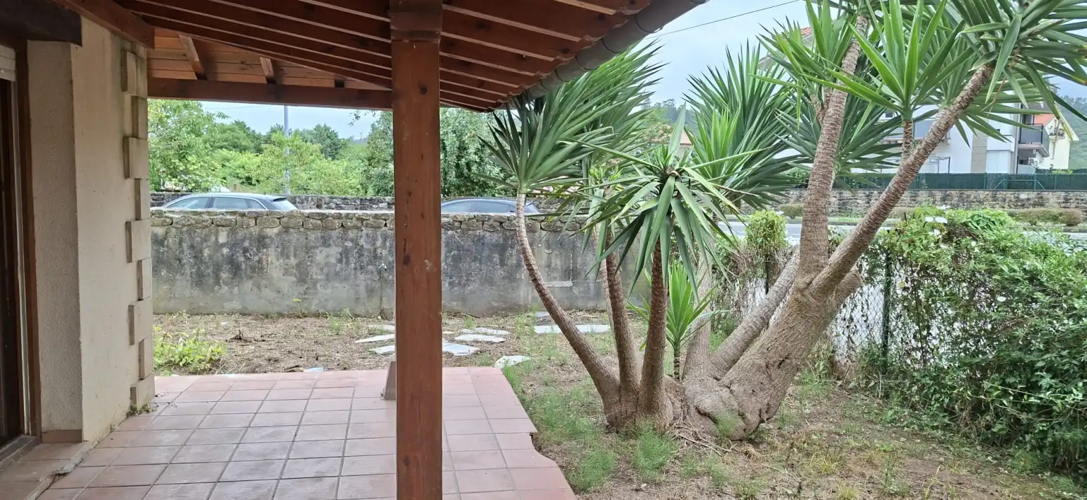 Terrassa de Casa adosada en venda en Cabezón de la Sal amb Calefacció, Jardí privat i Parquet