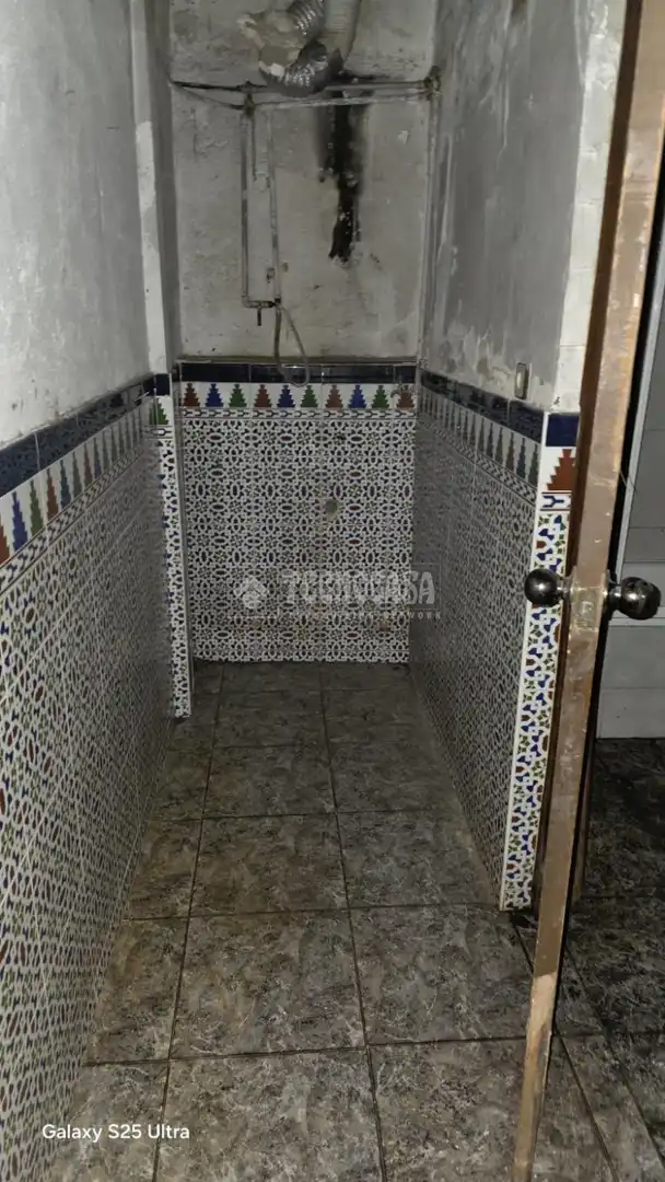 Bathroom of Houses for sale in Barcelona  with Terrace and Storage room
