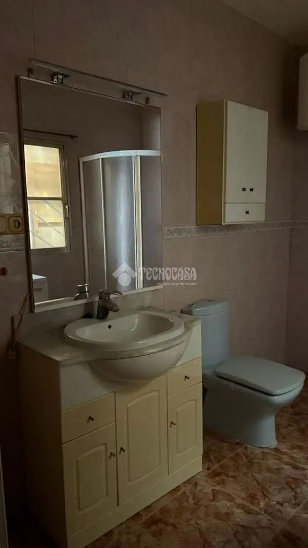 Baño de Casa adosada en venta en Almería con Amueblado