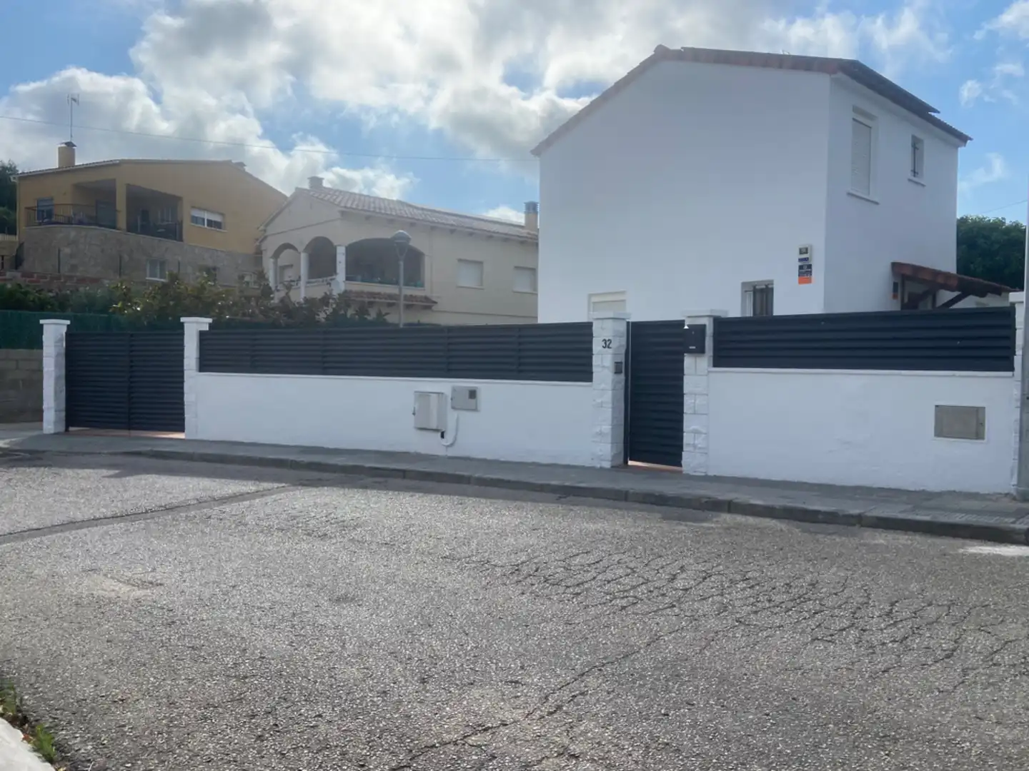 Vista exterior de Casa o xalet en venda en Calafell amb Aire condicionat, Calefacció i Jardí privat