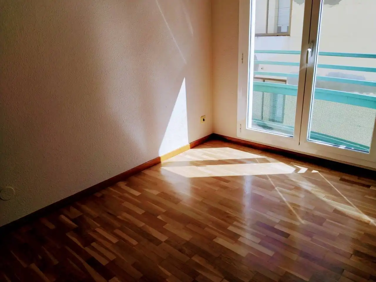 Habitación de Dúplex de alquiler en Burgos con Calefacción, Parquet y Amueblado