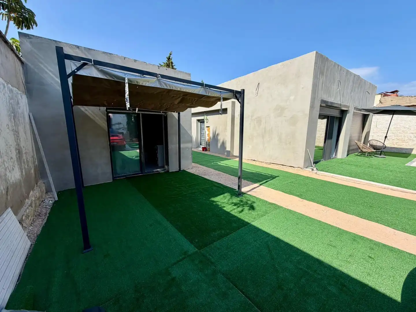 Vista exterior de Casa o xalet en venda en Alicante / Alacant amb Aire condicionat, Calefacció i Terrassa