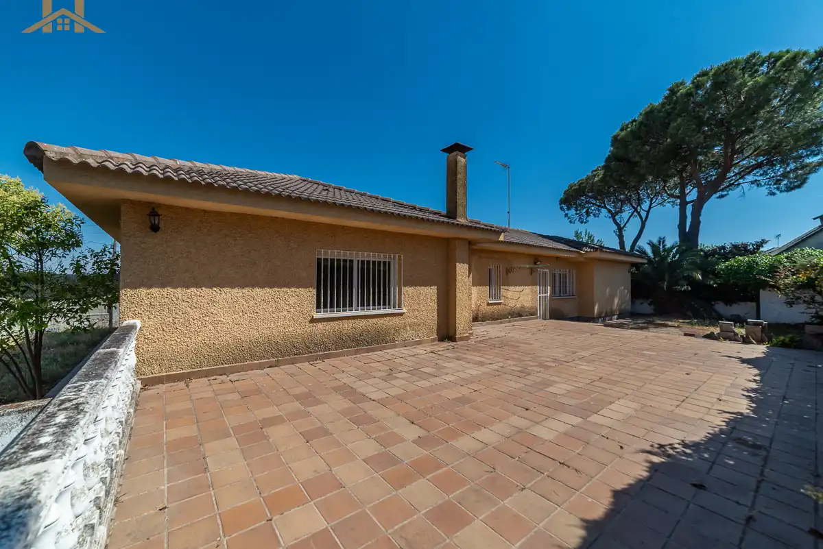 Außenansicht von Haus oder Chalet zum Verkauf in Griñón mit Heizung, Privatgarten und Whirlpool