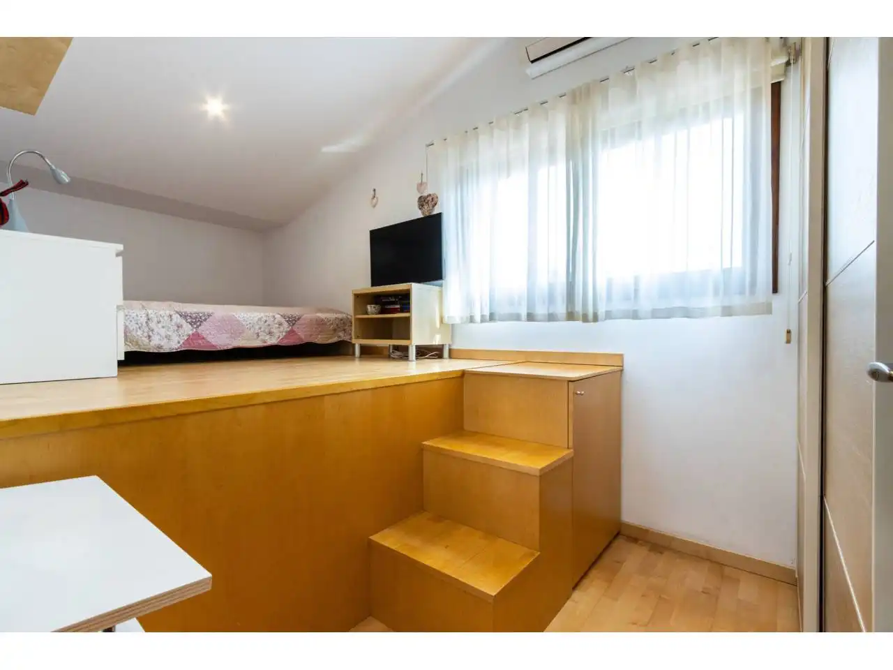 Dormitori de Casa o xalet en venda en Castellar del Vallès amb Aire condicionat, Calefacció i Jardí privat