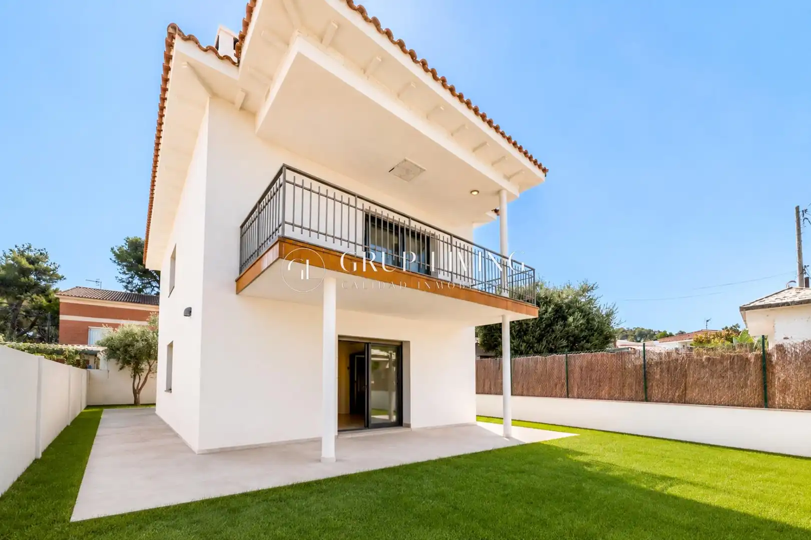 Vista exterior de Casa o xalet en venda en Sant Pere de Ribes amb Aire condicionat, Calefacció i Terrassa