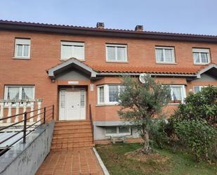 Exterior view of Single-family semi-detached for sale in Santa Marta de Tormes  with Heating, Terrace and Storage room