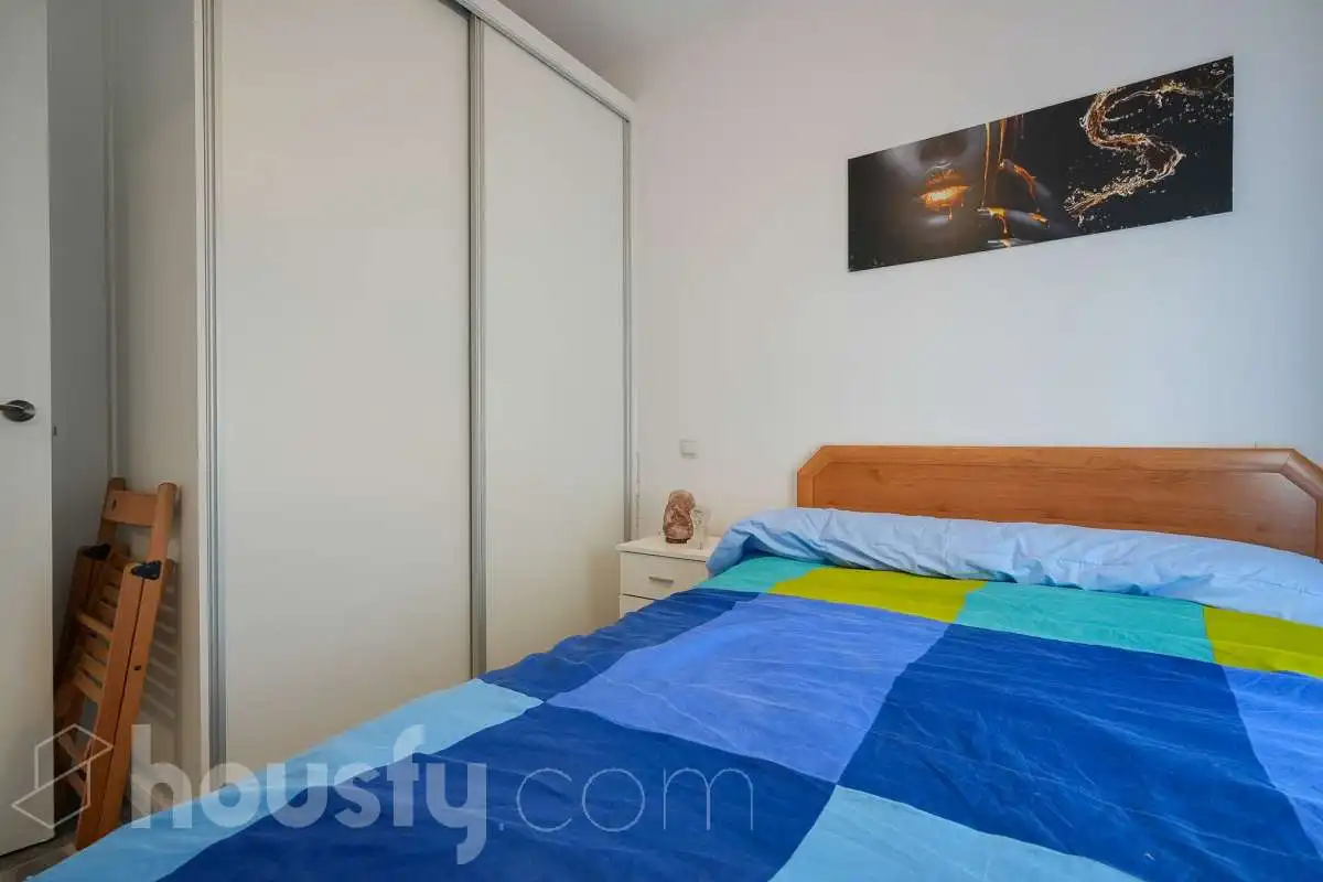 Bedroom of Flat for sale in Madrid  with Air Conditioner, Storage room and Furnished