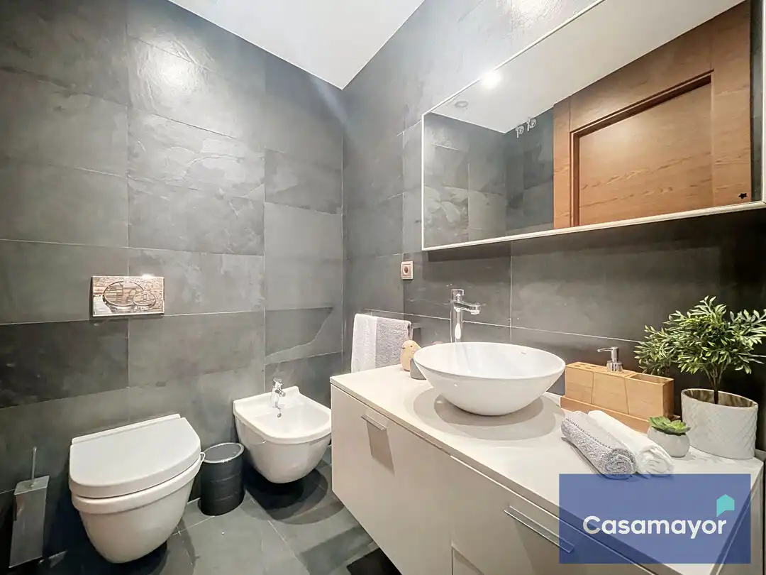 Baño de Piso en venta en Alicante / Alacant con Aire acondicionado, Calefacción y Trastero