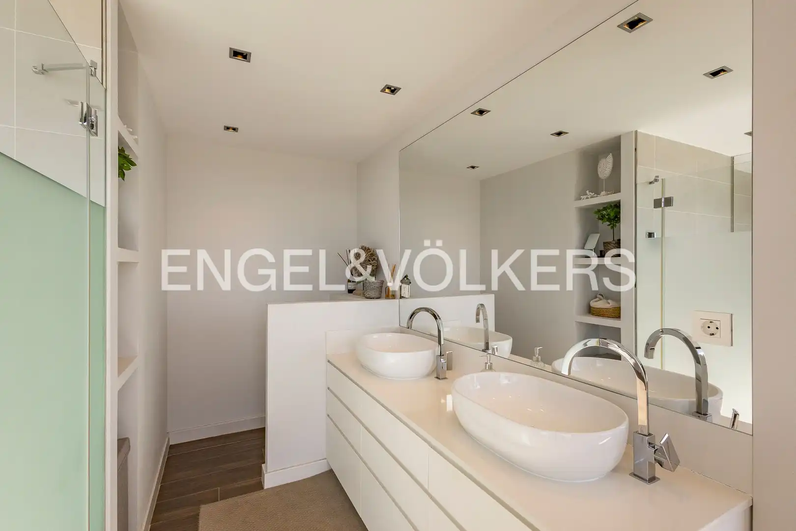 Baño de Casa o chalet de alquiler en Barcelona con Aire acondicionado, Calefacción y Jardín privado