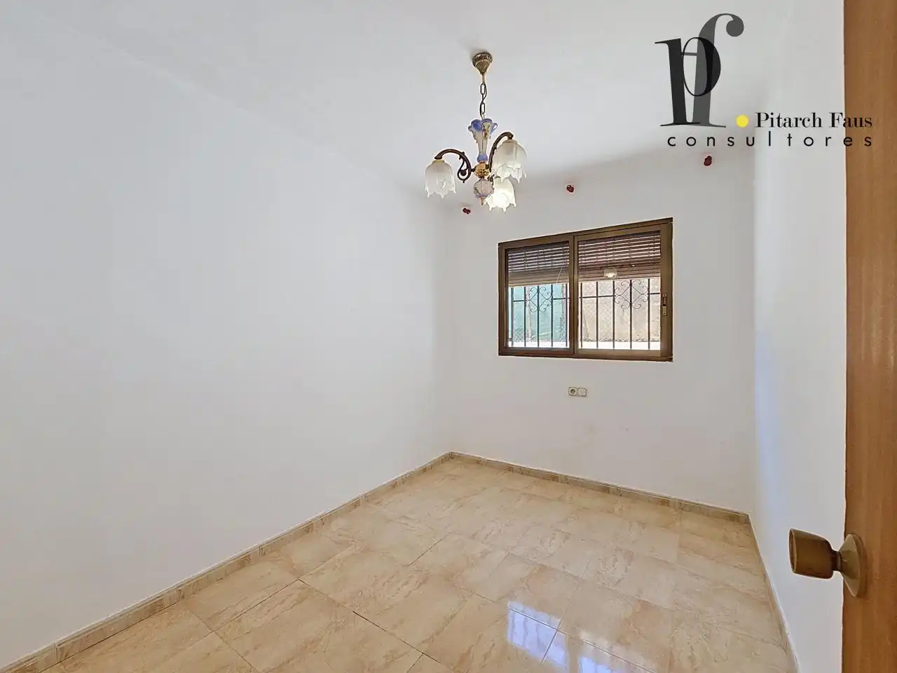 Bedroom of Houses for sale in La Pobla de Vallbona