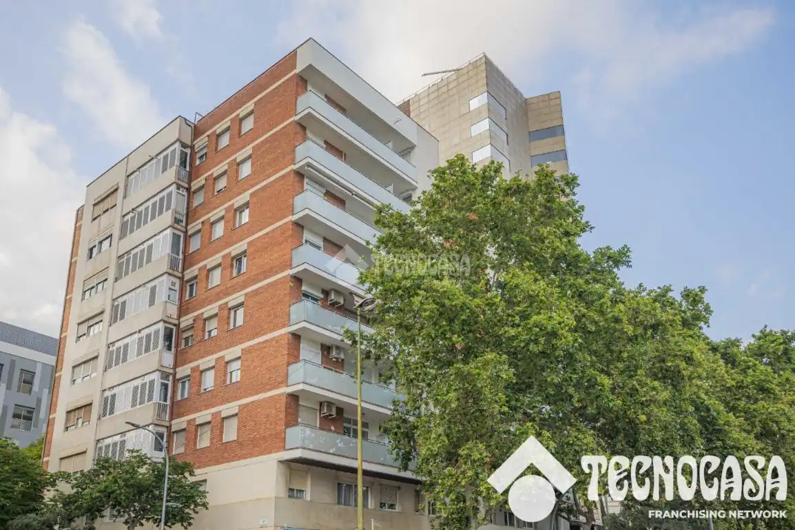 Vista exterior de Piso en venta en Barcelona con Aire acondicionado y Calefacción