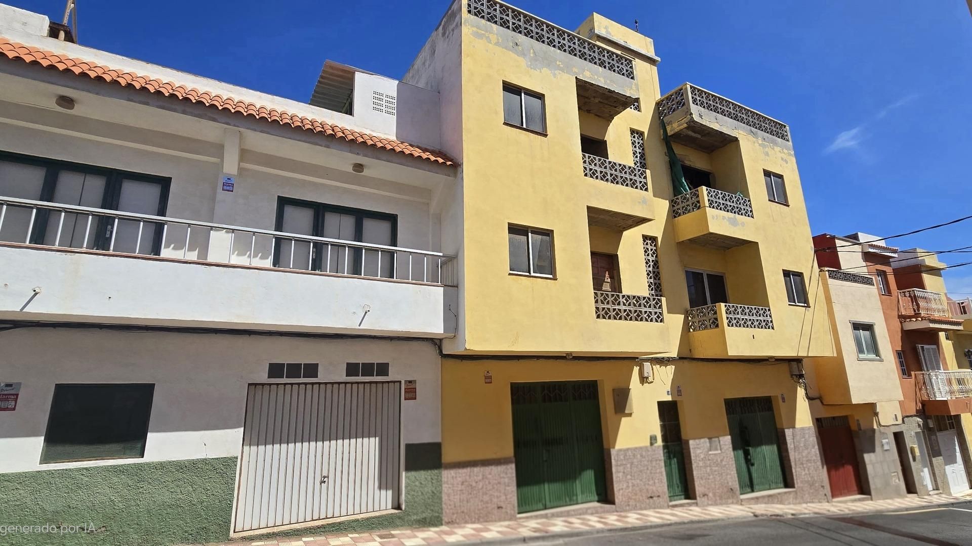 Exterior view of Building for sale in Arico