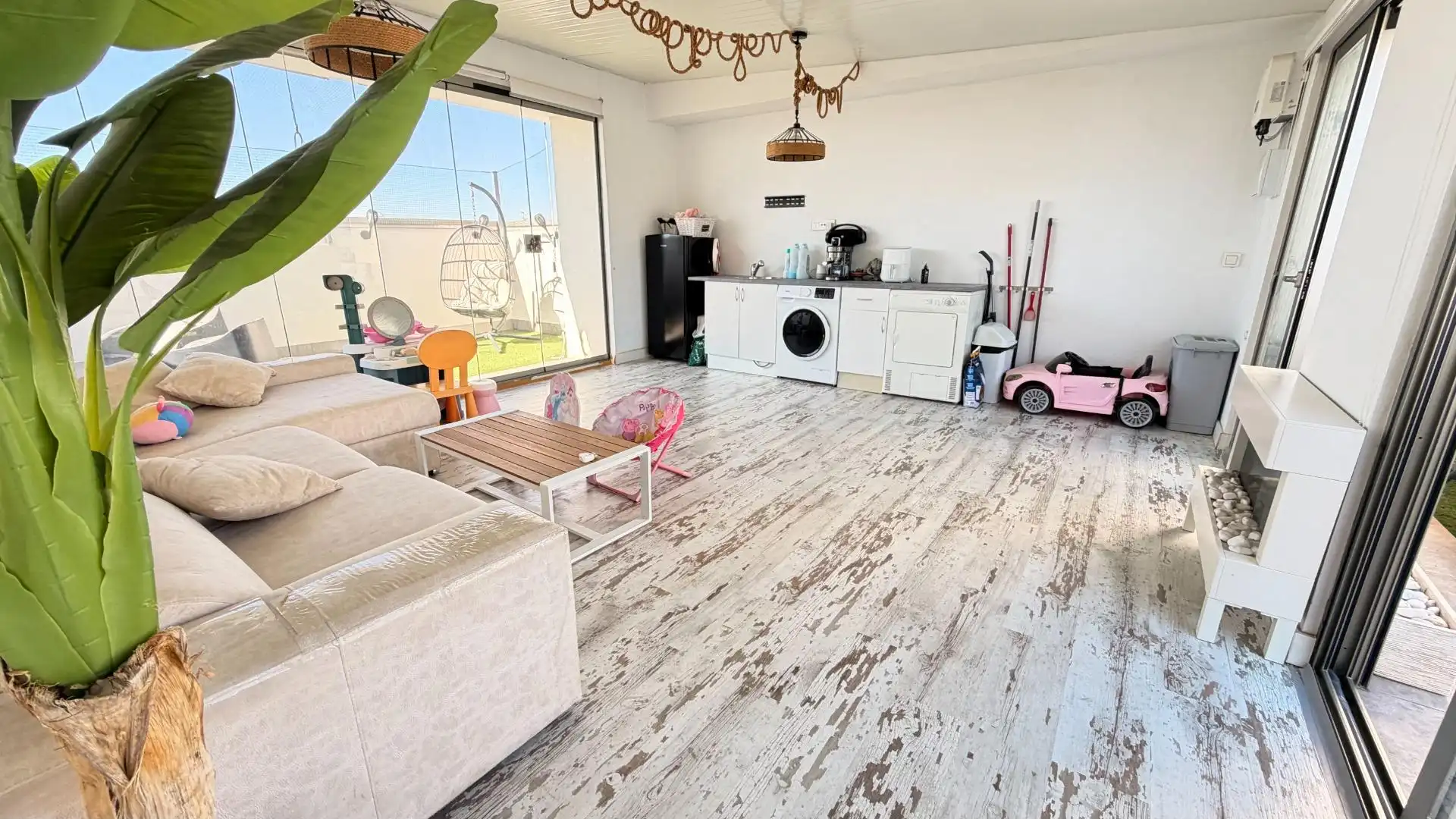 Wohnzimmer von Dachboden zum Verkauf in Elche / Elx mit Heizung, Terrasse und Abstellraum