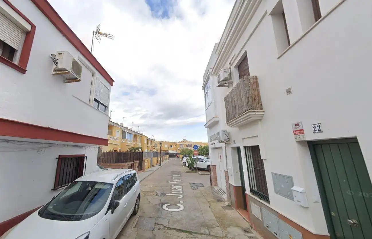 Adossat en venda a JUAN FERNANDEZ 18