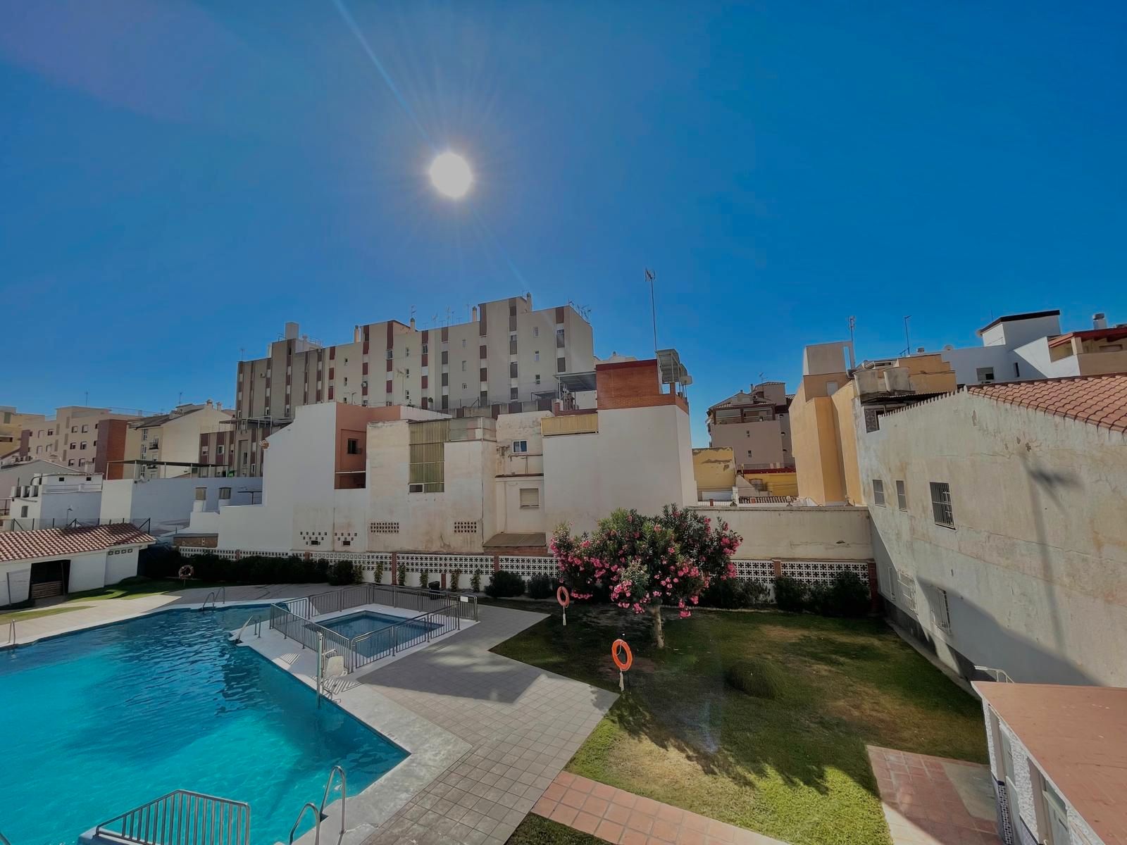 Vista exterior de Estudio en venta en Vélez-Málaga con Piscina comunitaria