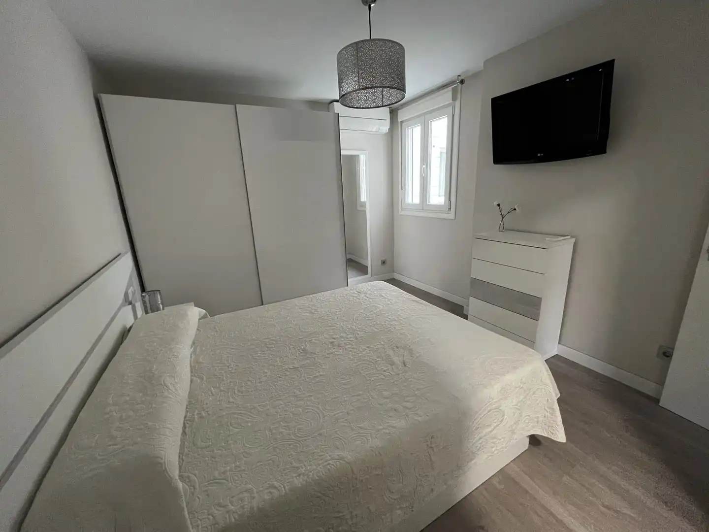 Habitación de Piso de alquiler en Almería con Aire acondicionado, Calefacción y Amueblado