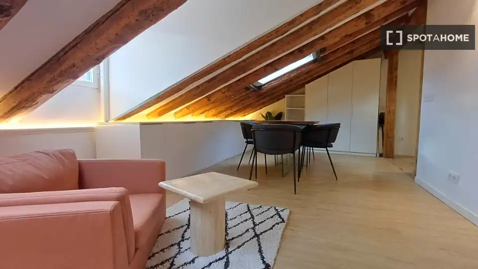 Room in Trafalgar